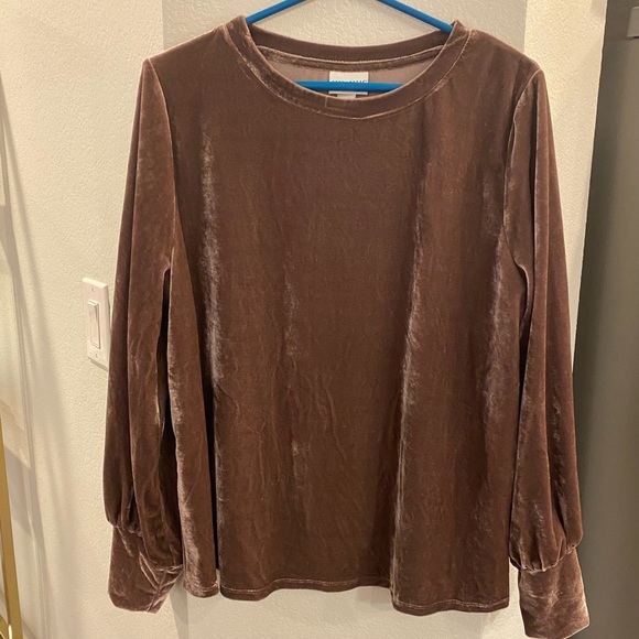 Ava & Viv Velour Blouse - Picture 3 of 7